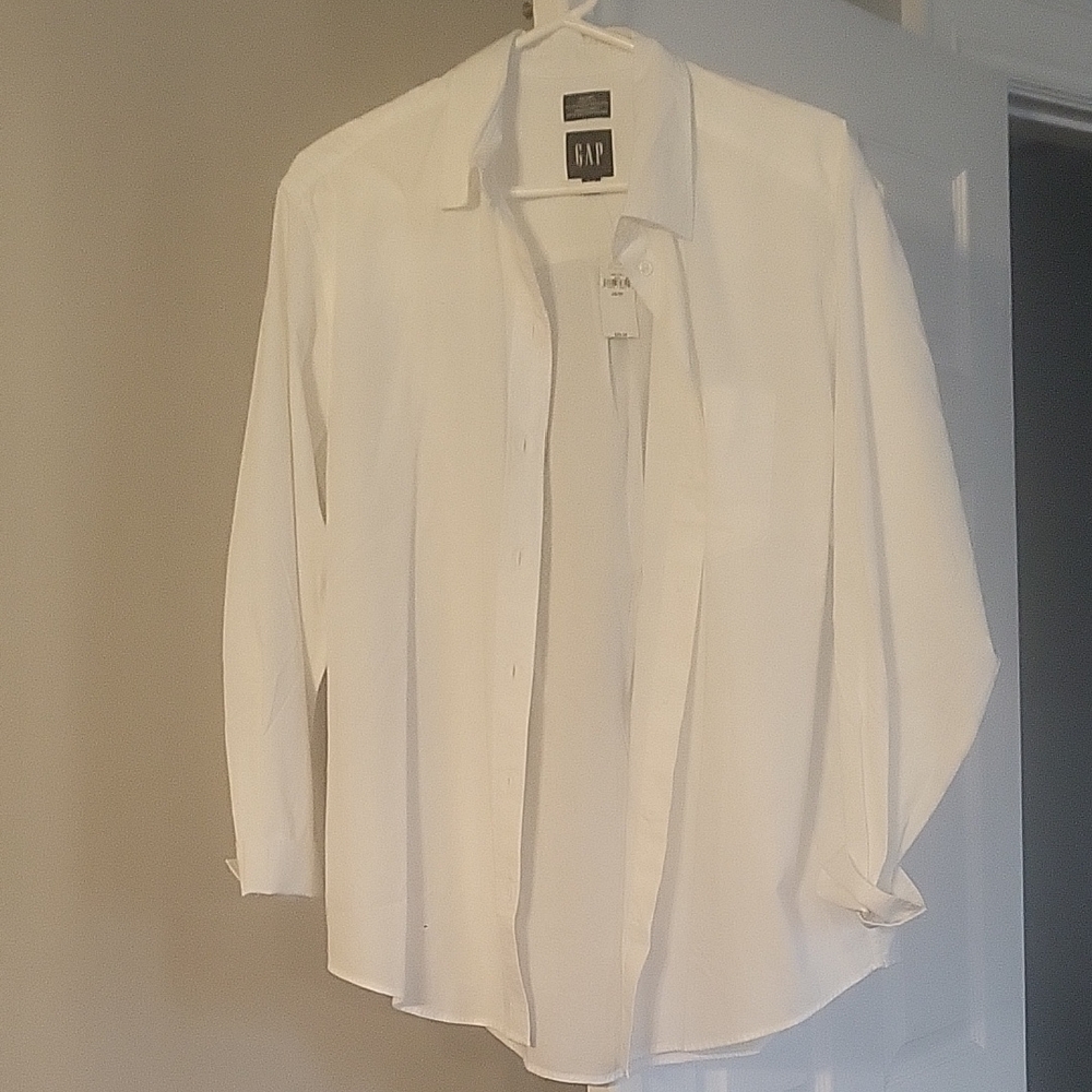 GAP Crisp White Long Sleeve Shirt